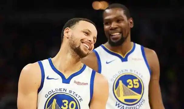 真敢说！杨毅直言无论进攻还是防守，杜兰特都是比库里更强的球员