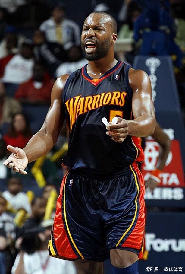 王治郅99年次轮被NBA选中，同届还有哪些球星？二轮秀跻身名人堂