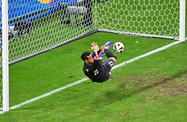 华体会官网-葡萄牙门神：我预判了舍什科的单刀，连扑3点靠直觉